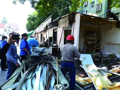 东关街道历园集贸市场拆除现场